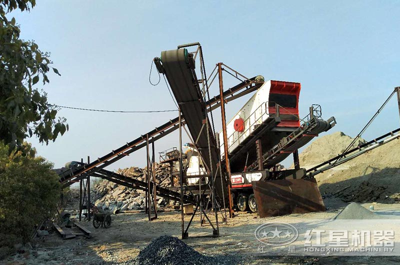 安徽客户大型移动石头磨砂机作业现场