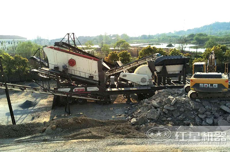 安徽客户可移动煤矸石粉碎机工作现场